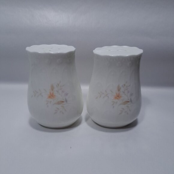 Mikasa June Splendor Salt & Pepper Set AS IS - Picture 2 of 8